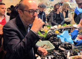 Cagliari, continuano i lavori per l’allestimento del mercato provvisorio nel Parco della Musica