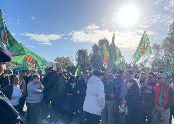 Blitz pescatori Sulcis davanti poligono Teulada per indennizzi