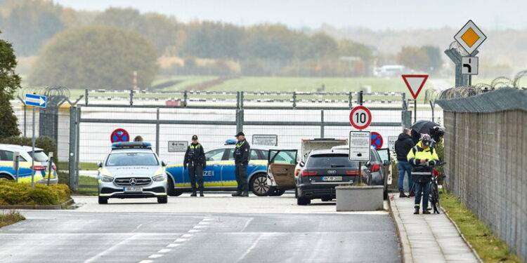 Amburgo: blocca l’aeroporto per figlia contesa, arrestato