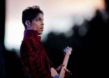 His Purpleness, all’asta il guardaroba di Prince