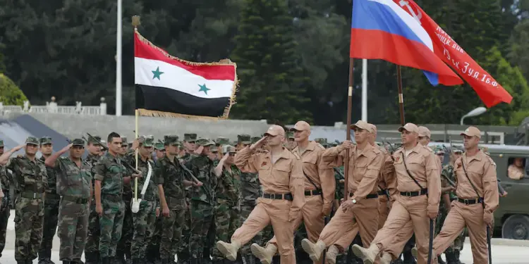 Siria, forze russe e siriane attaccano i tagliagole alleati degli Usa: uccisi 34 terroristi affiliati all’Isis