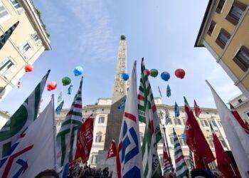 Manovra, sindacati divisi: Cisl in piazza il 25 novembre, Cgil e Uil proclamano lo sciopero