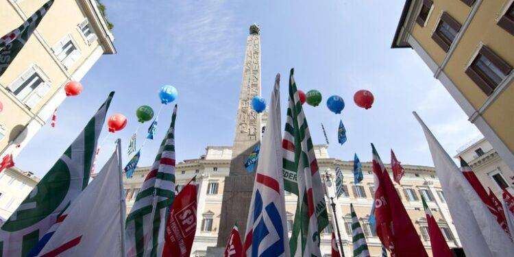 Manovra, sindacati divisi: Cisl in piazza il 25 novembre, Cgil e Uil proclamano lo sciopero