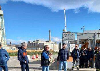 Nove licenziamenti in ditta appalto, proteste alla Sider Alloys