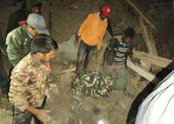 Terremoto in Nepal, 128 vittime e centinaia di feriti