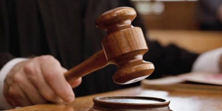 “Non vaccinarsi è legittima difesa”. Ora lo dice il giudice: la sentenza che rivoluziona ciò che ci hanno imposto fino a ieri