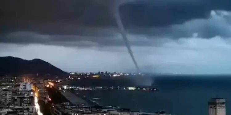 Maltempo, tromba d’aria fra Salerno e la Costiera Amalfitana