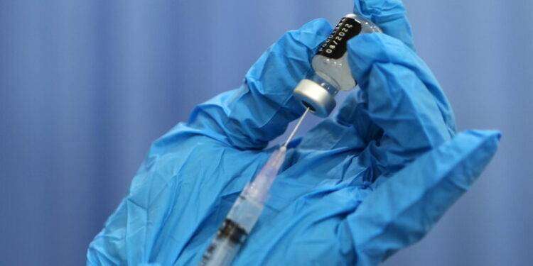 Vaccinazioni Covid è flop: ora il Ministero pressa sulle regioni