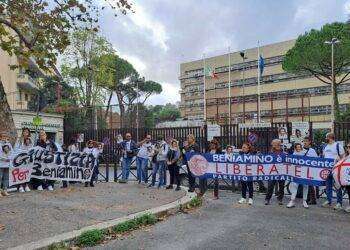 Strage di Sinnai, sit-in fuori tribunale Roma per Zuncheddu