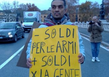 Ultima Generazione: Roma, su quattro ponti azione “Anche io diosobbedisco”