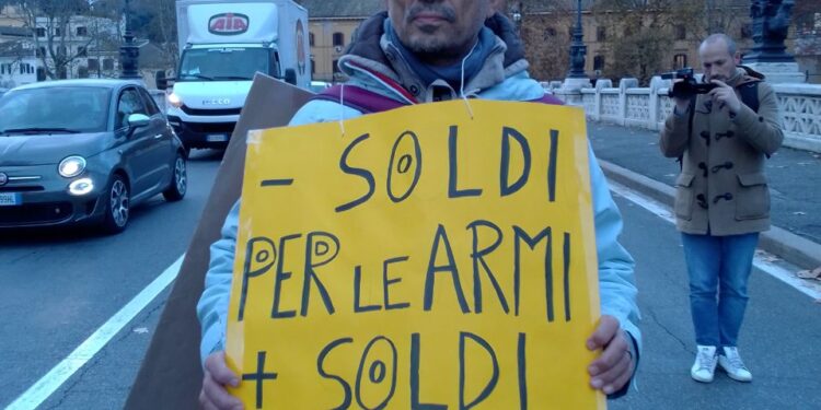 Ultima Generazione: Roma, su quattro ponti azione “Anche io diosobbedisco”