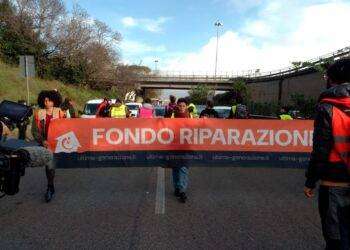 Ultima Generazione: Roma, “marcia lenta” lungo via Nuova Flaminia