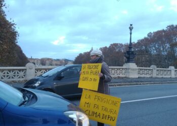 Ultima Generazione Roma, blocco stradale “Anche io disobbedisco”