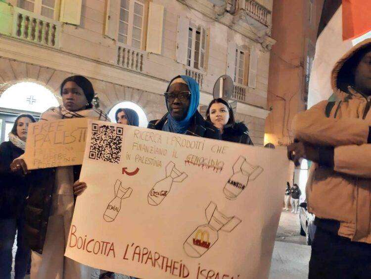 Niente marchi «complici di Israele» sotto l’albero: da Sassari parte il boicottaggio