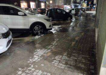 Maxi perdita d’acqua: disagi a Fonsarda: i cittadini denunciano: “Una mega perdita e nessuno interviene”