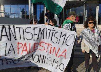 Cagliari, convegno sponsorizzato da Israele, filopalestinesi ricordano il genocidio in atto a Gaza