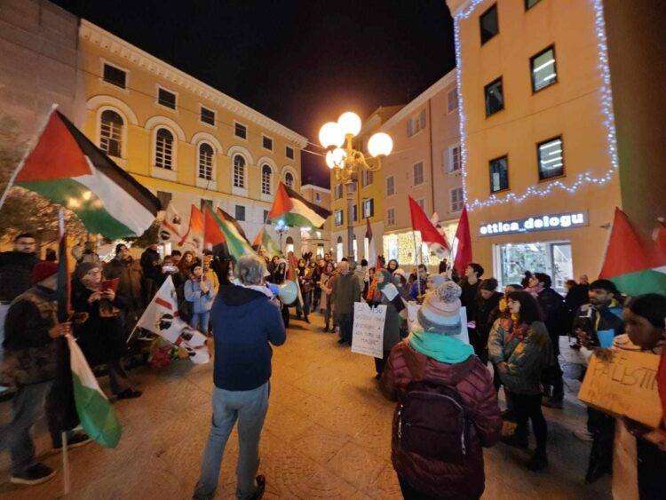 Niente marchi «complici di Israele» sotto l’albero: da Sassari parte il boicottaggio