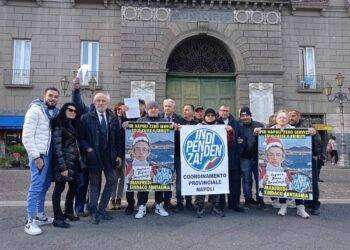 Napoli, il Movimento Indipendenza protesta contro il Sindaco Manfredi
