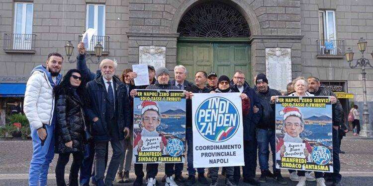 Napoli, il Movimento Indipendenza protesta contro il Sindaco Manfredi