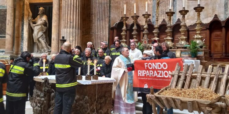 Ultima Generazione: Roma, presa la parola durante la messa al Pantheon