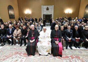 La Cei al Papa, invochiamo il dono della pace