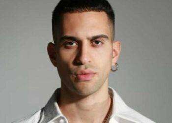 Mahmood sul palco dell’Ariston, a Castelsardo il 31 dicembre