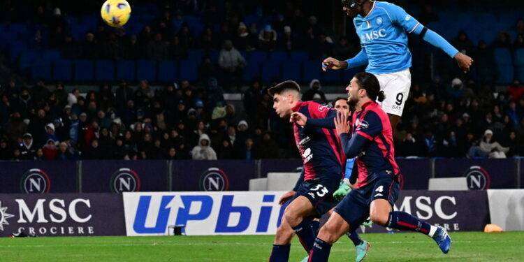 2-1 al Cagliari e il Napoli torna a vincere in campionato