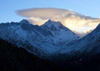 Nepal: 500 alpinisti sulla vetta dell’Everest nel 2023