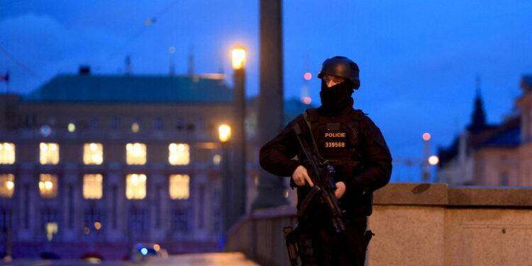 Uno studente Ceco di 24 anni il killer dell’università di Praga. Sono 15 le vittime