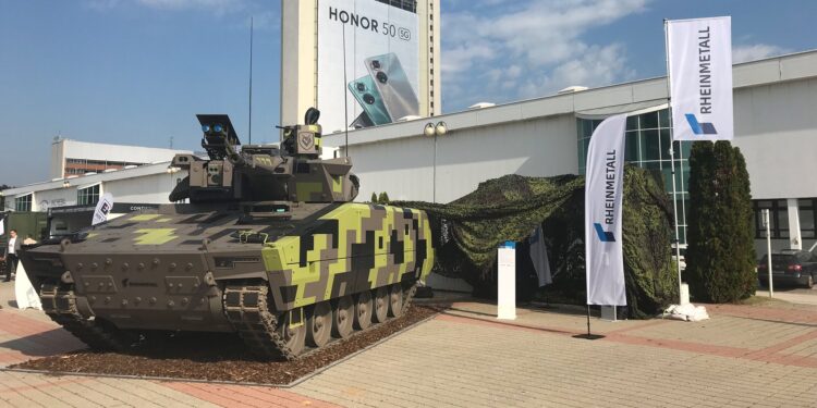 Rheinmetall annuncia: “Nel 2024 pronti a costruire i primi veicoli blindati in Ucraina”