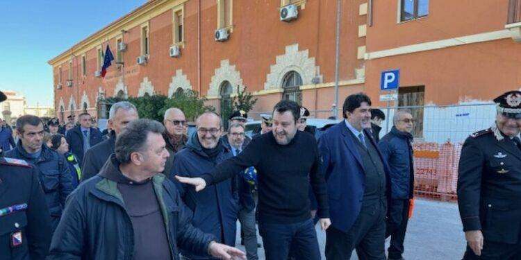 Salvini e le mancette elettorali: “Per la Sardegna pronti 10 miliardi in infrastrutture”