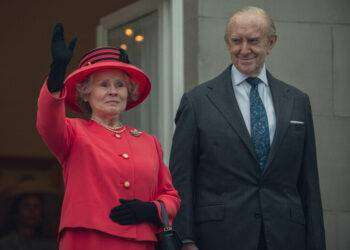 The Crown, col trailer una lettera d’amore alla Regina