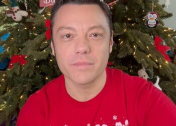Tiziano Ferro: “Non riesco a cantare, si chiude anno difficile”