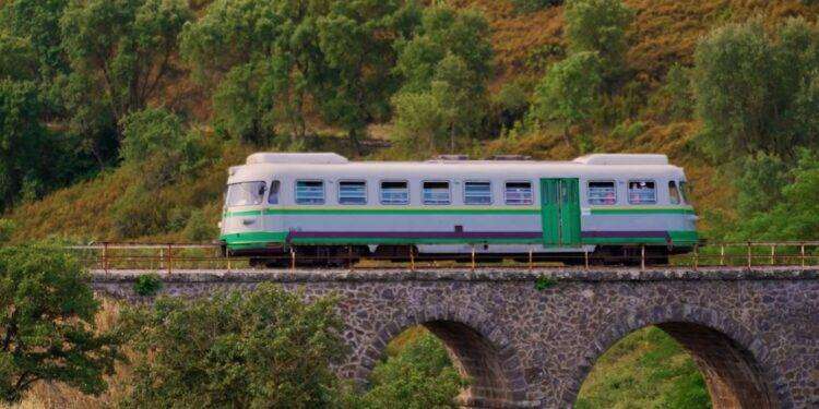 Trenino verde, 47 comuni aderiscono alla fondazione. Martedì 5 la firma a Sassari.