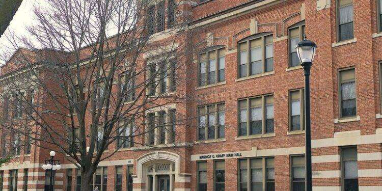 Video porno con la moglie, silurato il rettore nel Wisconsin