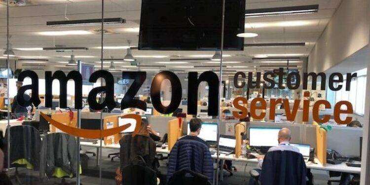 Customer service Amazon a Cagliari, in 10 anni 1500 lavoratori