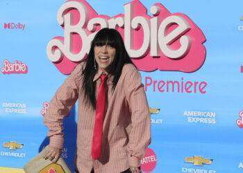 Billie Eilish fa coming out: “Mi piacciono le donne, non era ovvio?”