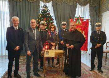 Natale, la “Luce della pace” di Betlemme risplende a Sassari