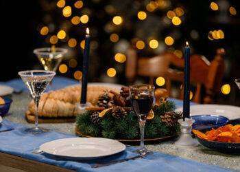 Tendenza pairing per le feste 2023 , a Capodanno si pasteggia con i cocktail