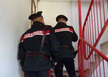 Minaccia e picchia la moglie, 46enne arrestato a Iglesias