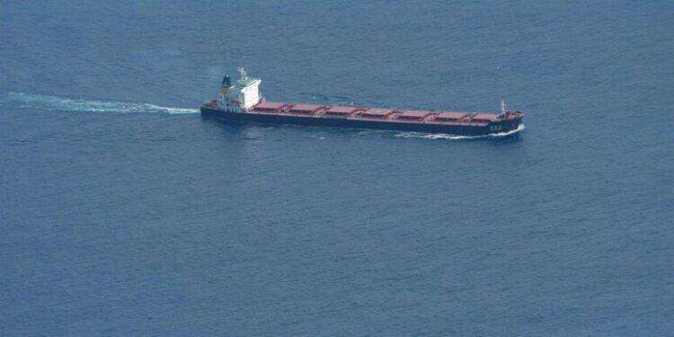 Drone colpisce una nave al largo delle coste dell’India: “Attaccata perché affiliata a Israele”