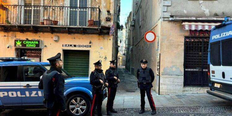 Blitz delle forze dell’ordine nel centro storico di Sassari