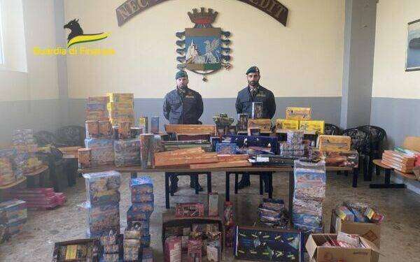 Napoli: operazione “Capodanno Sicuro”. Sequestrati 1,2 tonnellate di fuochi di artificio illegali