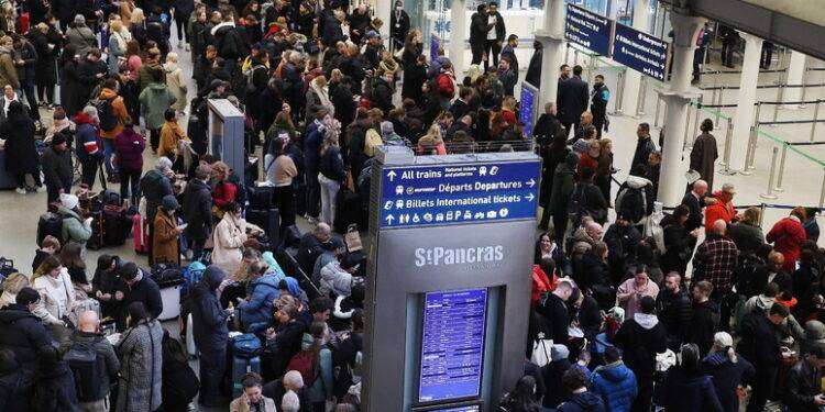 Eurostar cancella tutti i treni da e per Londra