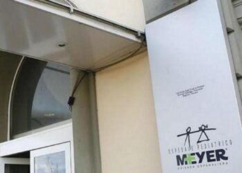 Bimbo dalle ‘ossa di vetro’ cammina per la prima volta a 11 anni