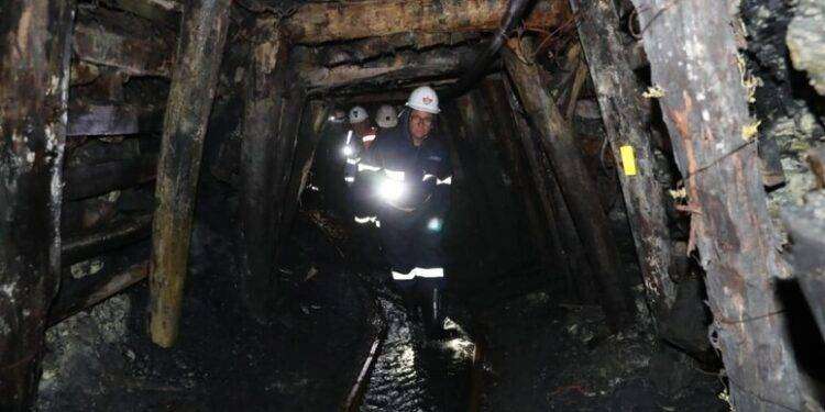 Uomini armati assaltano una miniera d’oro in Perù, 9 morti