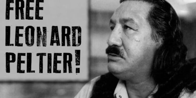 La storia di Leonard Peltier: l’indigeno detenuto da 46 anni nelle carceri USA