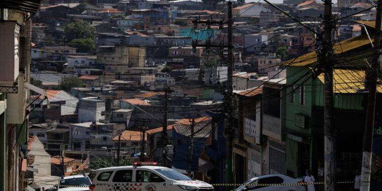 Taglia il pene al marito e lo getta nel wc, l’aveva tradita con la nipote 15enne