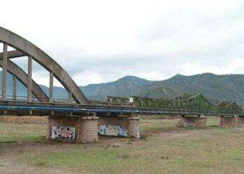 Villaputzu in piazza dopo chiusura ponte a rischio crollo