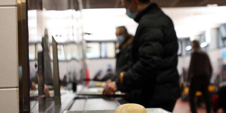 Cresce la povertà nell’area di Cagliari, 160mila richieste d’aiuto a Caritas